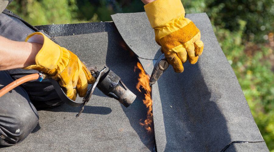 Expert Emergency Roof Repairs services in Bloomfield, IA